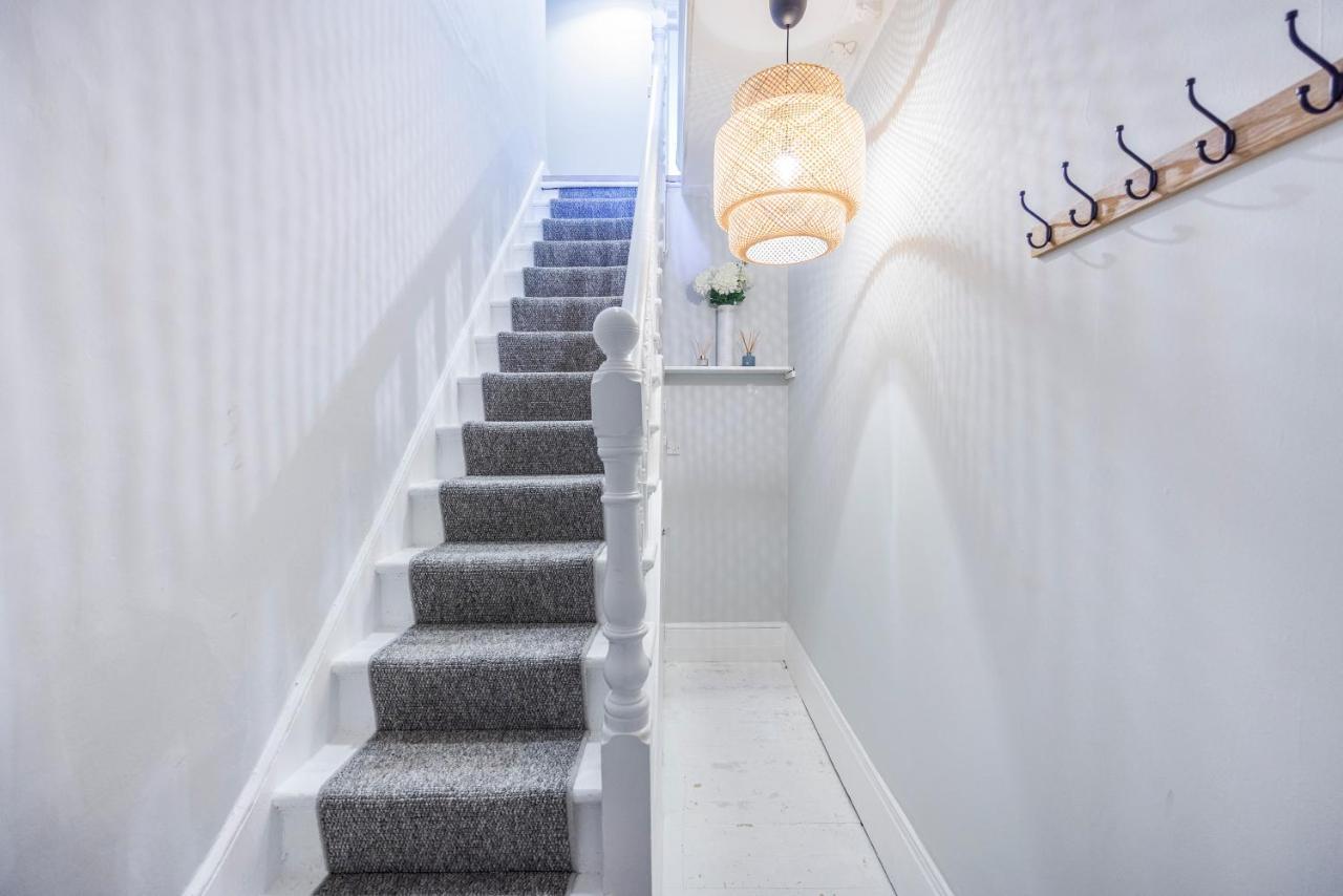 Welcomestay Colliers Wood Two Bed Apartment - Home Away From Home 伦敦 外观 照片