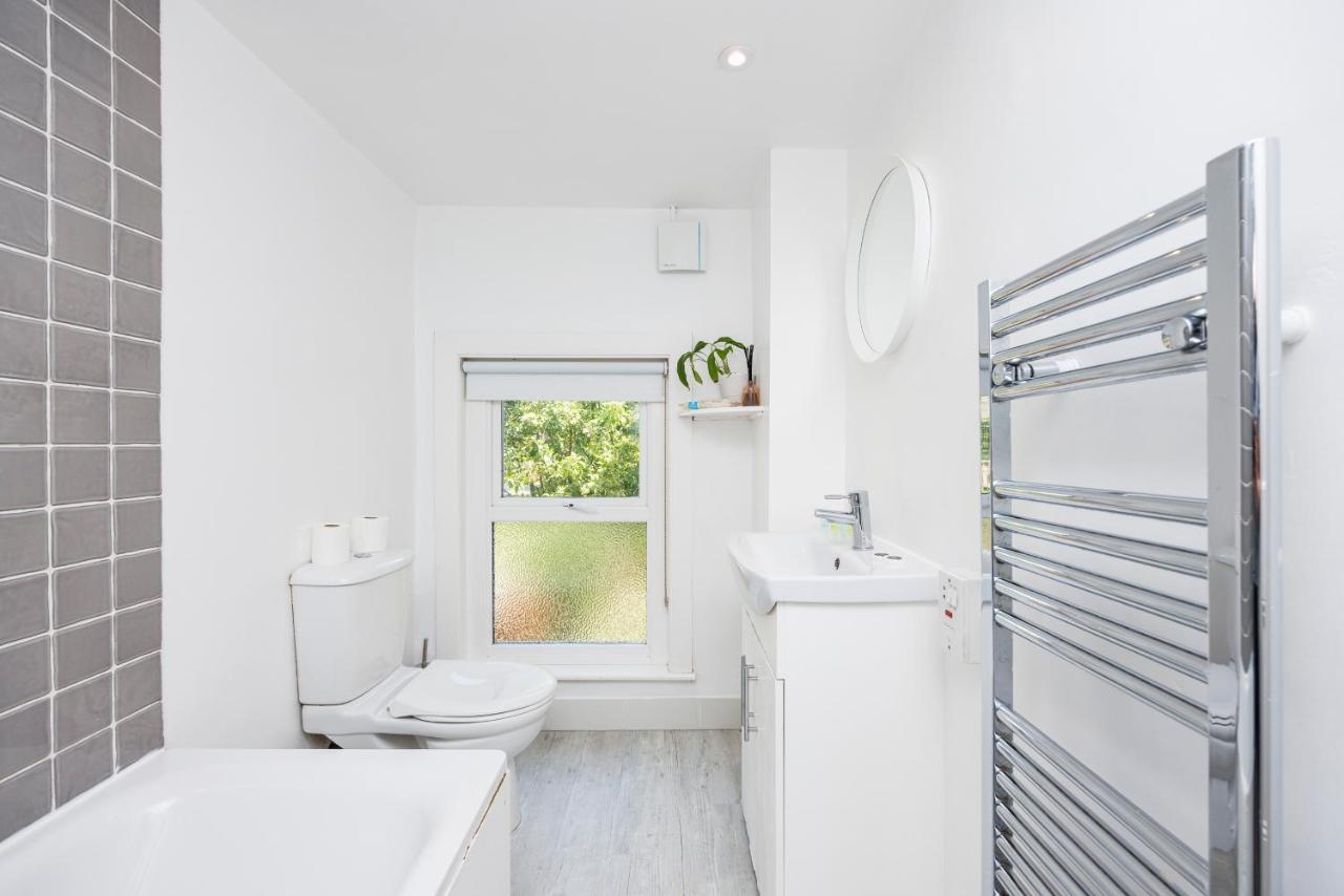 Welcomestay Colliers Wood Two Bed Apartment - Home Away From Home 伦敦 外观 照片