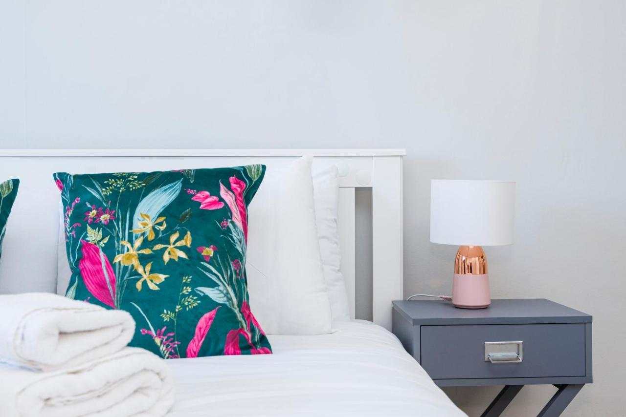 Welcomestay Colliers Wood Two Bed Apartment - Home Away From Home 伦敦 外观 照片
